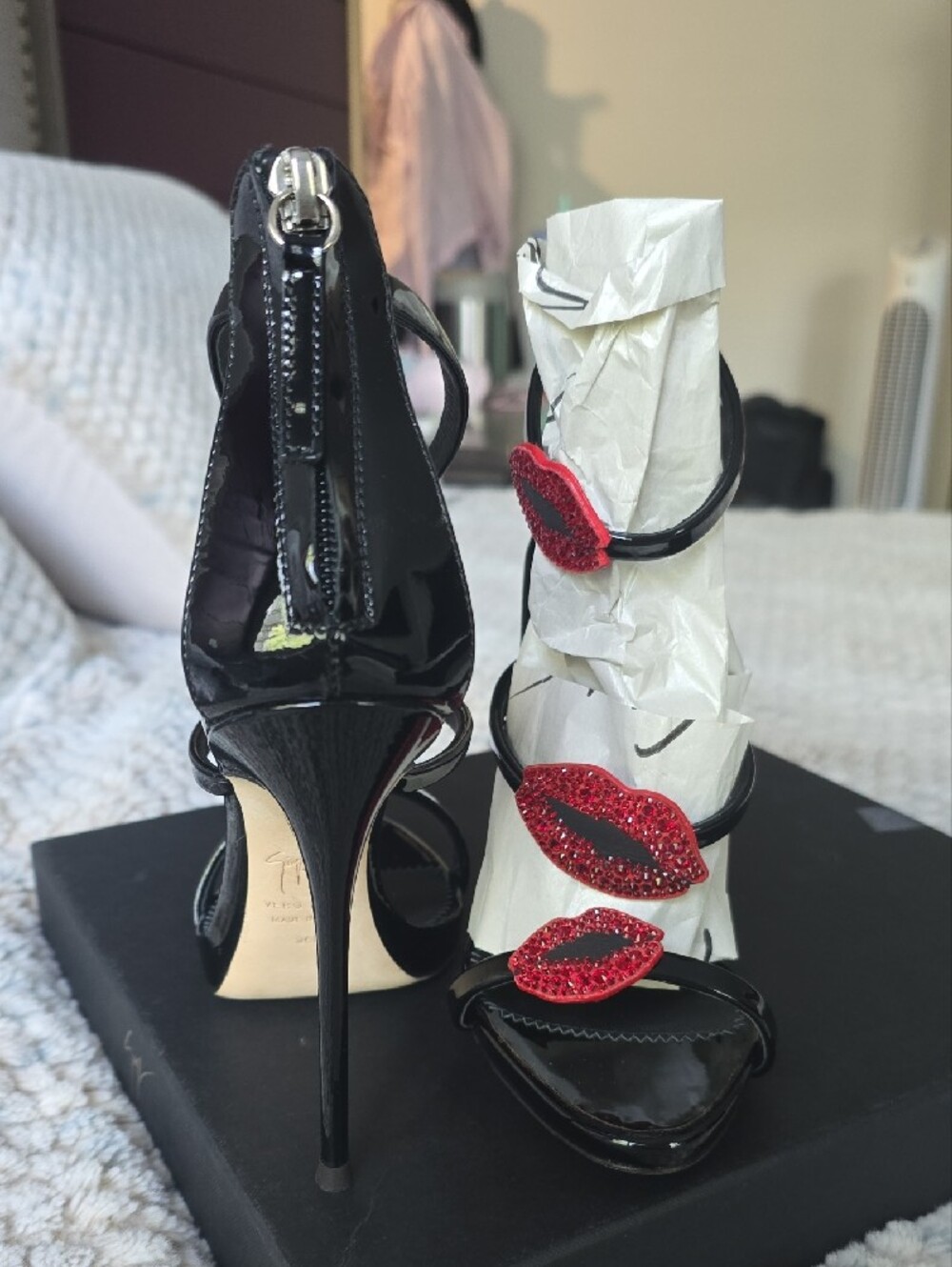 Giuseppe Zanotti Black Patent Stiletto Sandals with Red Lip Embellishments - Picture 6 of 6